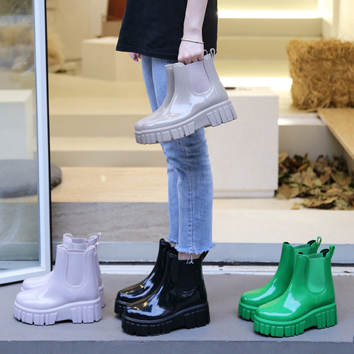 Women's Fashion Thick Rubber Chelsea Rain Boots with Waterproof and Slip-Resistant Design