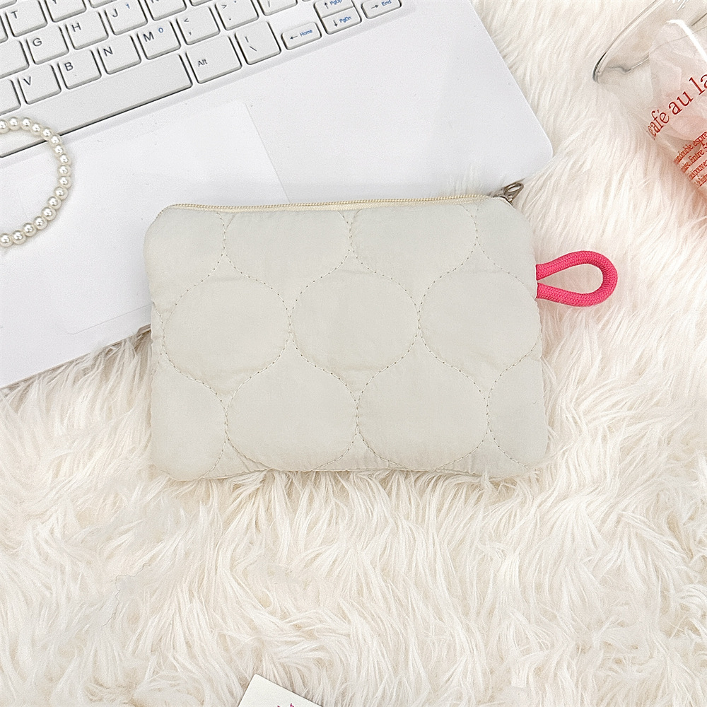 Small gourd-shaped milky white coin purse