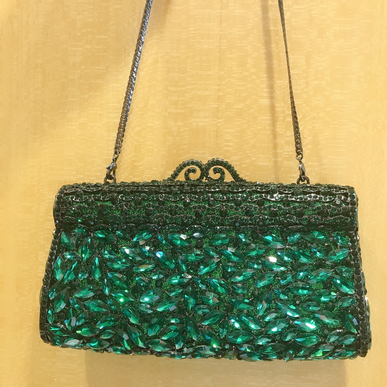 * Nuevo paquete de cena de diamantes transfronterizos bolsos de diamante verde bolsos de banquete europeos y estadounidenses bolsos de mano de diamantes horizontales bolsos de damas