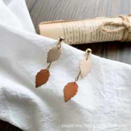 耳环;耳钉;耳坠