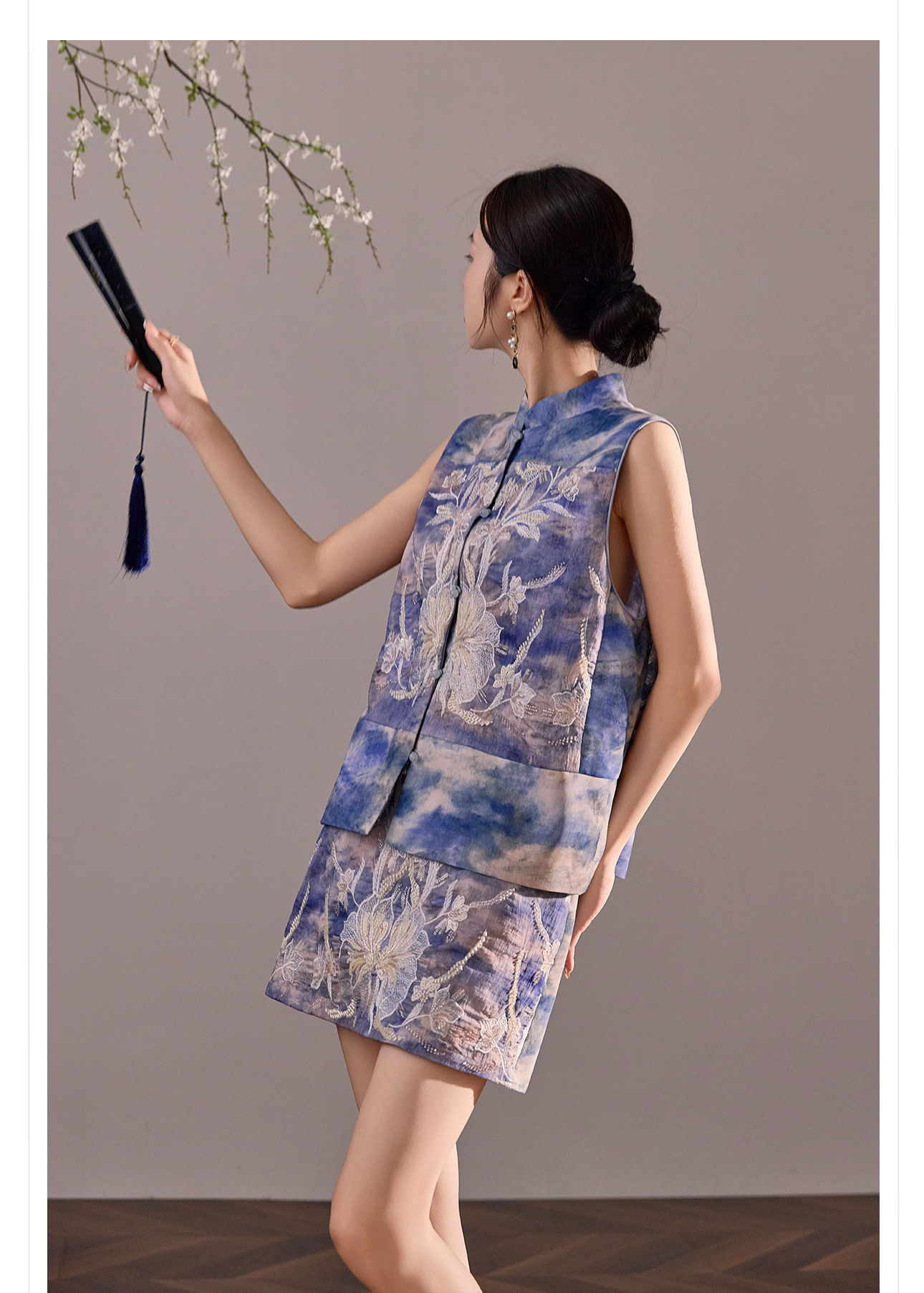 Bộ vest chân váy cổ đứng thêu họa tiết nặng cao cấp mùa hè ZX N6005 — áo vest màu vàng, váy màu vàng, váy xanh chi tiết 13