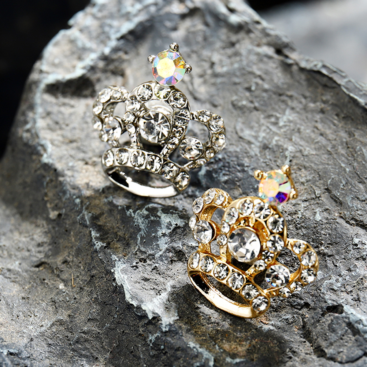 Spilla corona con strass per donna spilla di lusso di nicchia_voghion.com