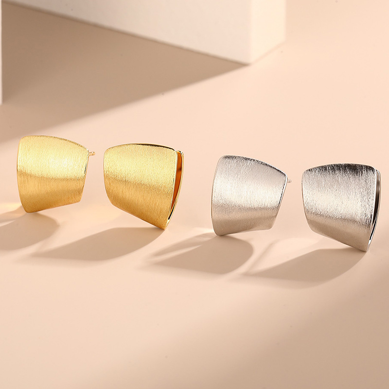 New trendy European and American style 925 silver needle earrings with unique versatile geometric irregular shapes, niche design, popular style