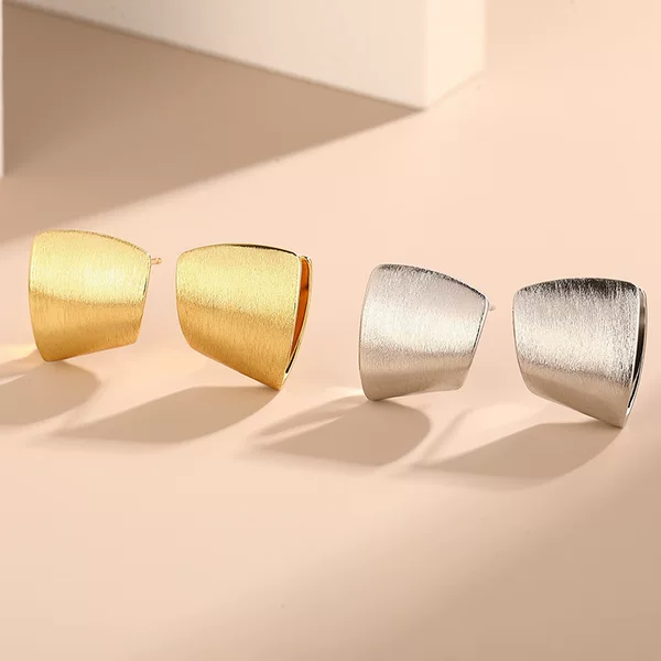 New trendy European and American style 925 silver needle earrings with unique versatile geometric irregular shapes, niche design, popular style