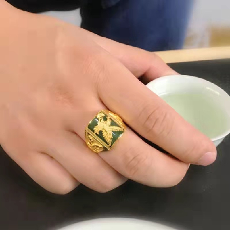 民族風の覇気の男性の金は緑瑪瑙の指輪の復古の男性の緑の玉の髄の指輪のシンプルなファッションのアクセサリをまねます。|undefined