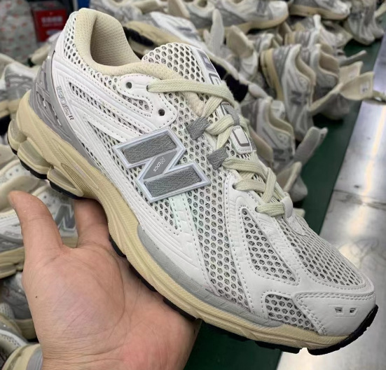 莆田ランニングシューズ NB1906 ホワイトシルバー通気性液体銀増強ダッドシューズ男性と女性のカジュアルスポーツシューズファッション|undefined