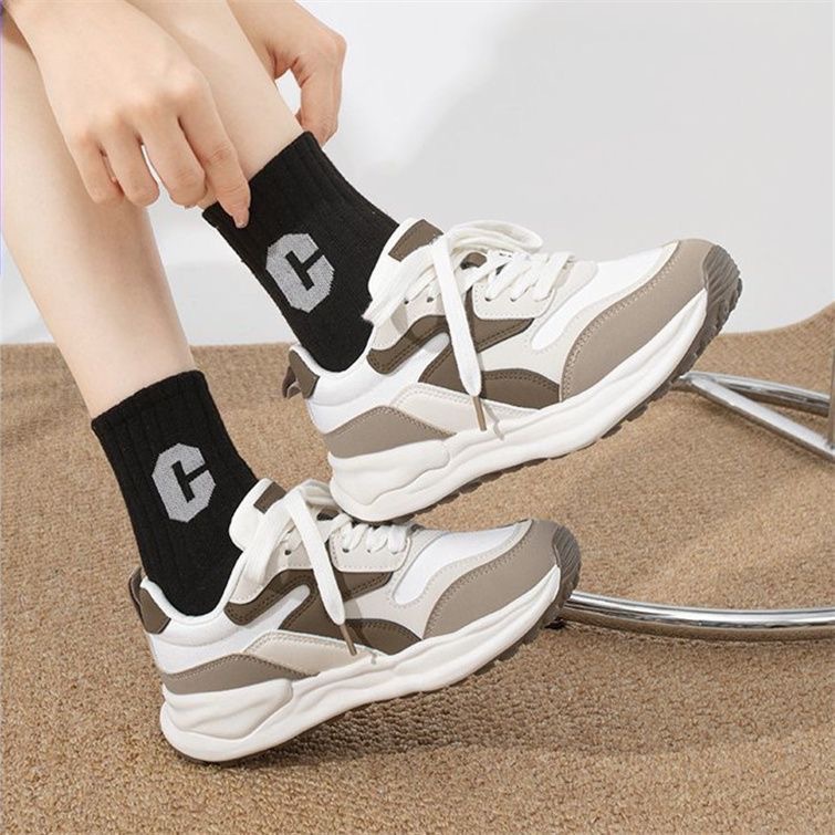Zapatos deportivos 2026 nuevos zapatos versátiles en otoño ligero con suela gruesa zapatos casuales de papá zapatos de mujer zapatos de altura zapatos de mujer