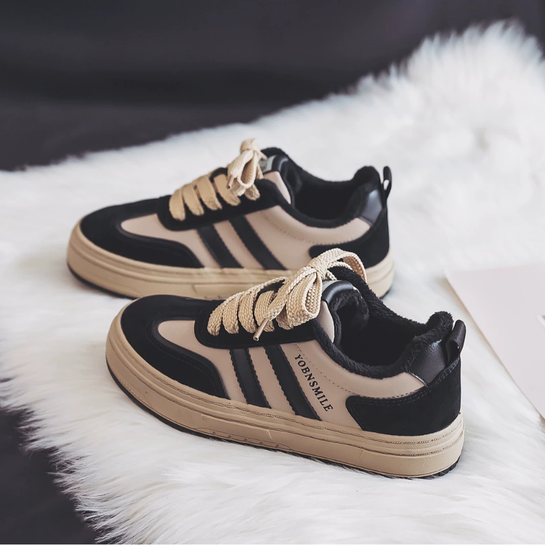 В наличии Осень и зима 2023 Новые низкие студенческие повседневные хлопковые кроссовки Joker с круглым носком на флисовой подкладке для женщин H1229