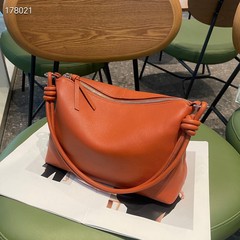 ファッションシングル女性バッグクロスボーダー本革トートバッグ大容量トップ層自然投げ牛革枕バッグ斜め掛け323