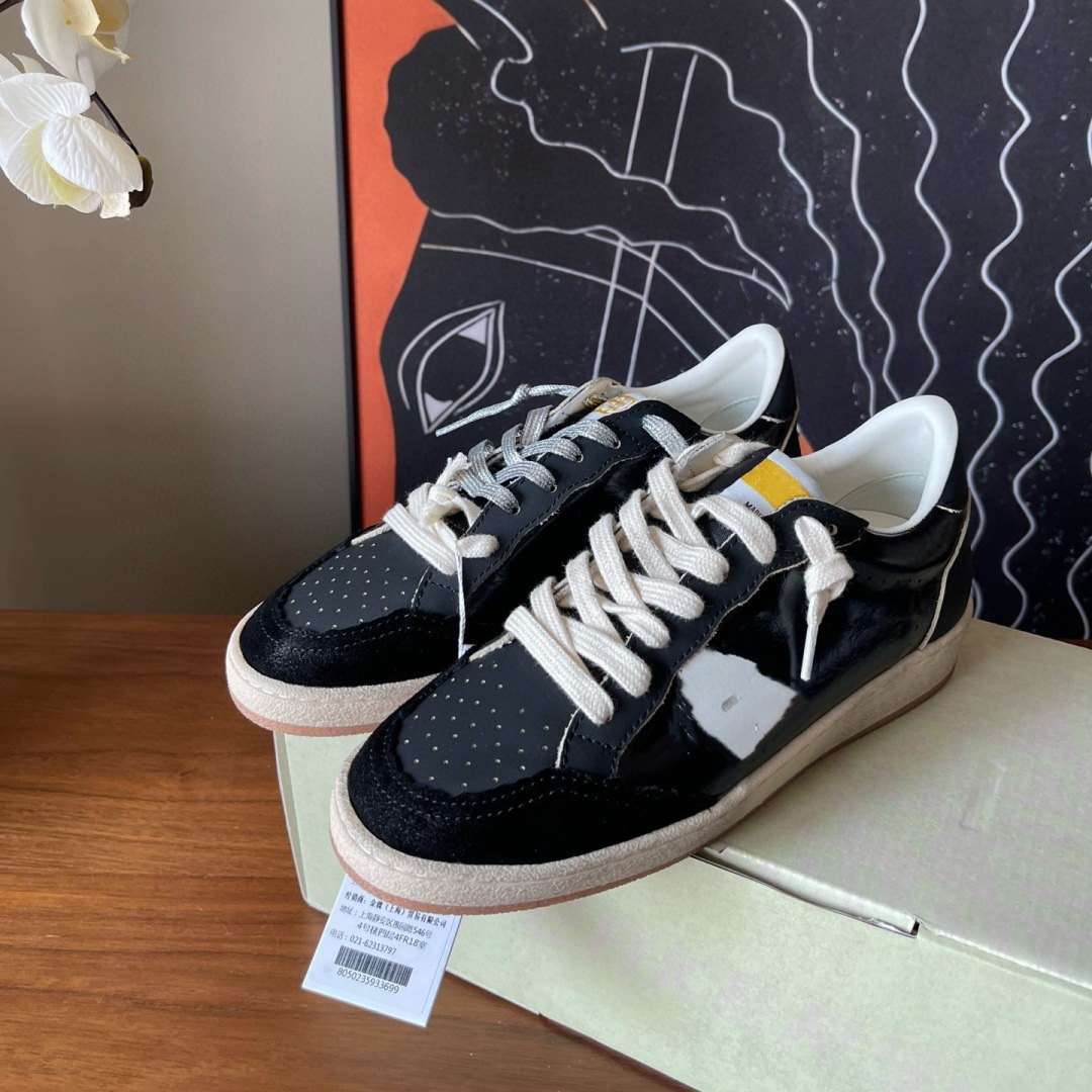 White star/black tail