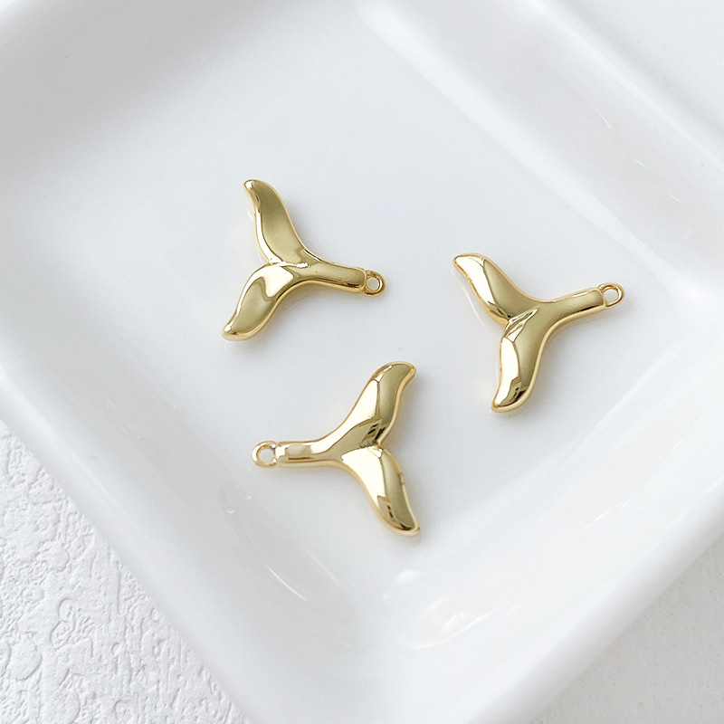 4g Weight Pendant Jewelry Making Type 18K Gold Plated Plating Material DIY Jewelry Accessories Classification 1 Piece Quantity Copper Material Starfish, Dolphin Pattern Plating Design Retro, Marine Style Style 1 Piece Copper 18K Gold Plated Starfish Dolphin Pendant 26