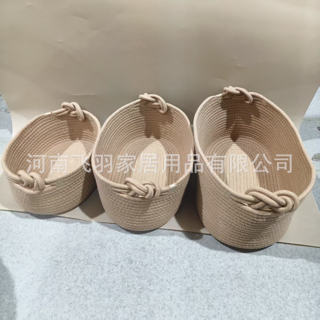 Fabricante de origen pegado nombre acompañante canasta de regalo de cuerda de algodón oval canasta de regalo de mango de torsión canasta de almacenamiento canasta decorativa