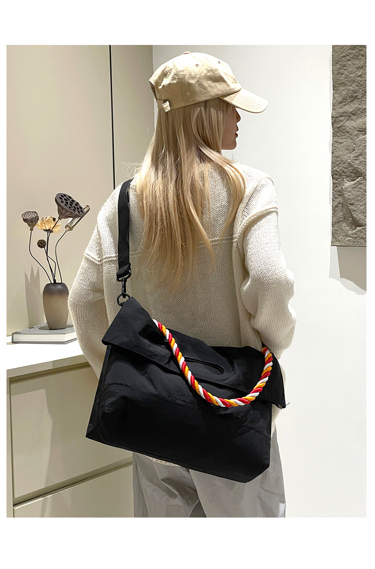 Colorful Fox's new niche women's thick-rope nylon fabric large-capacity commuter messenger single-shoulder bag undefined