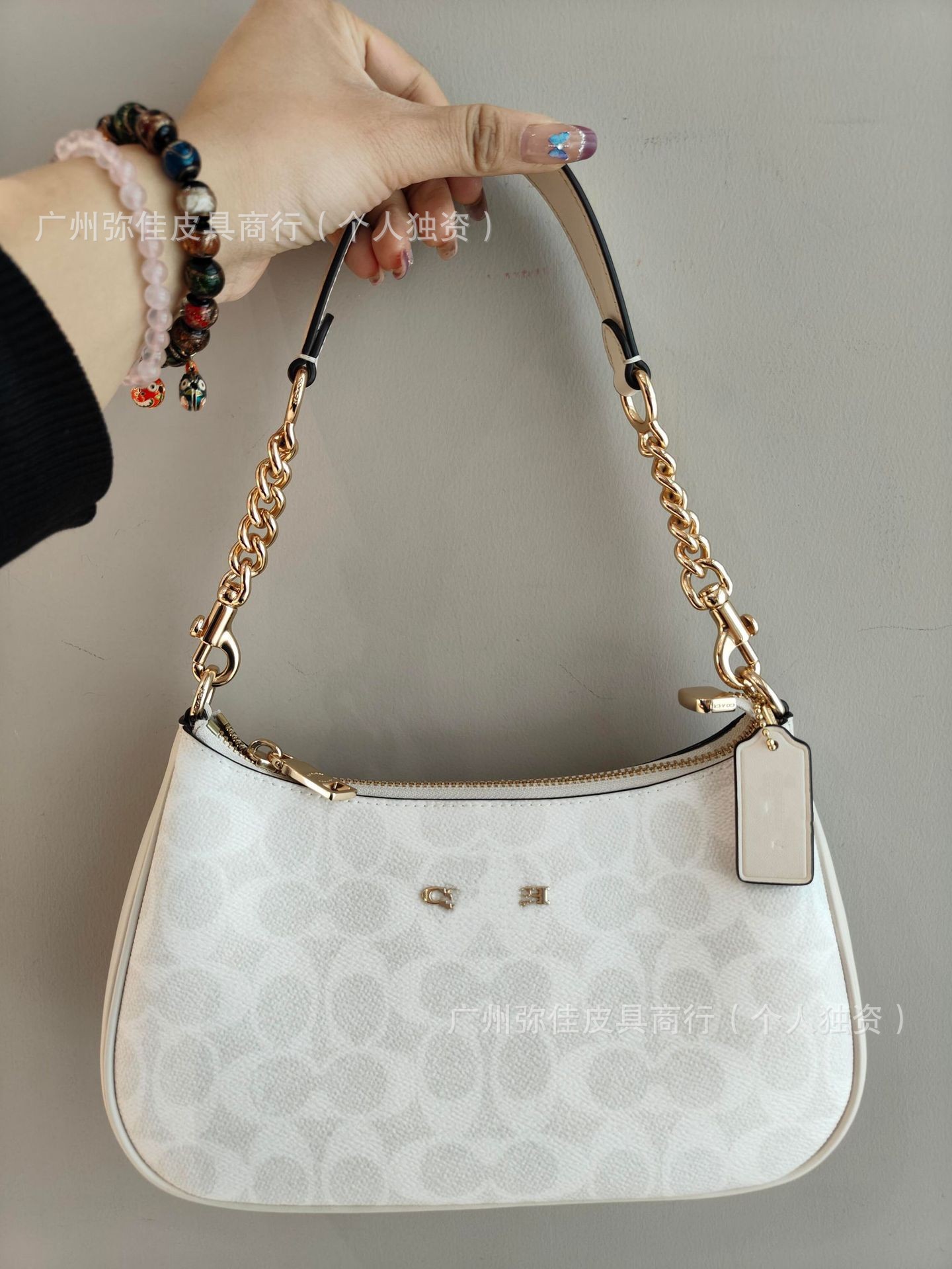 Glacier White - Caja de avión original