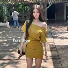 素颜搭子夏季流行穿搭连衣裙女2025新款露肩纯欲风辣妹收腰短裙子
