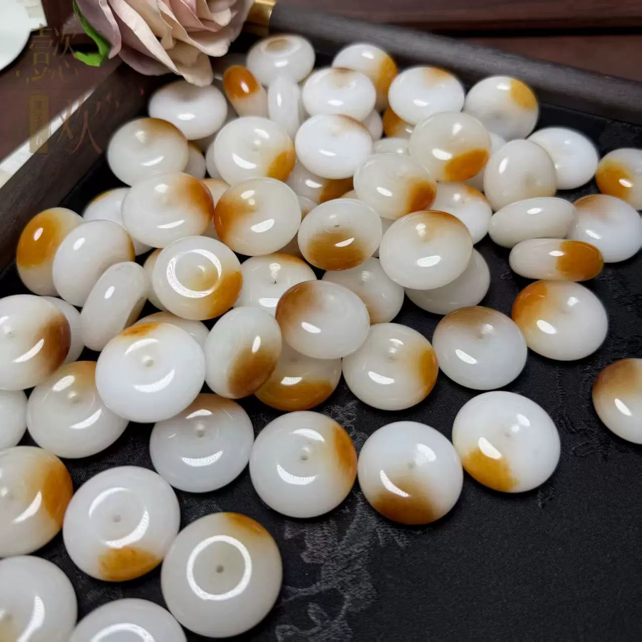 新疆金丝玉白玉俏色晕染平平安安挂件糖色玉石平安扣吊坠玉佩批发