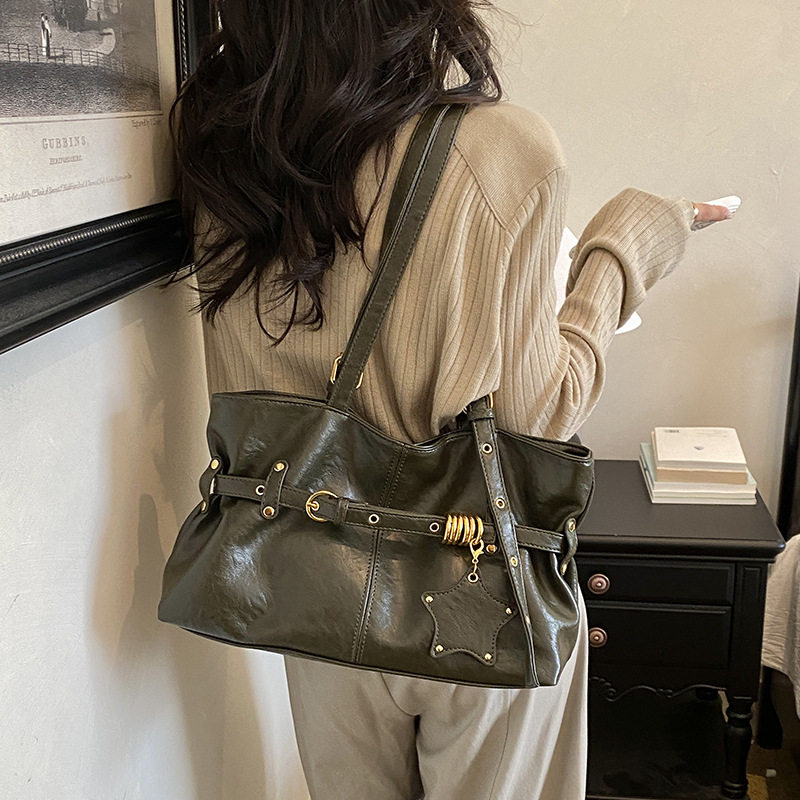 Túi xách tay nữ tote cỡ lớn chất liệu PU khóa cài nắp, đeo vai hai quai — Rượu vang đỏ, màu cà phê, xanh lá cây, đen chi tiết 19