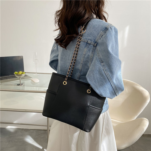 Large Capacity Bags for Women  Winter New Fashion Simple Minimalist Commuter Single Shoulder Tote Bag Leisure Chain Bags for Women