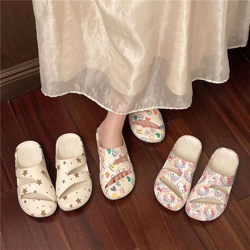 Beach Lazy Slip-On Clogs for Women, Non-Slip, Trendy Summer Outdoor and Indoor Slippers for Students Beach Lazy Slip-On Clogs for Women, Non-Slip, Trendy Summer Outdoor and Indoor Slippers for Students