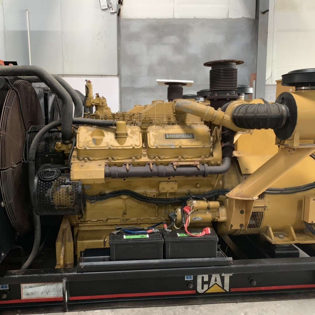 深圳二手发电机CTA柴油发电机组3412三相520kw发电设备