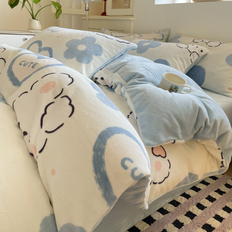 2025 nuevo dibujo animado de leche de seda de cuatro piezas en invierno engrosado calentamiento sábanas de seda de coral cubierta ropa de cama