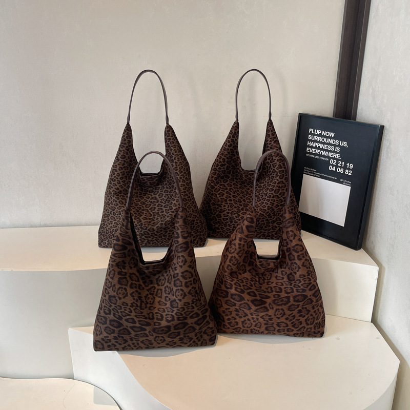 Trendy Single-Shoulder Bag with Large Capacity, Leopard Print, 2026 New Model, Unique, Simple, Stylish, Fashionable Korean-Style Underarm Bag