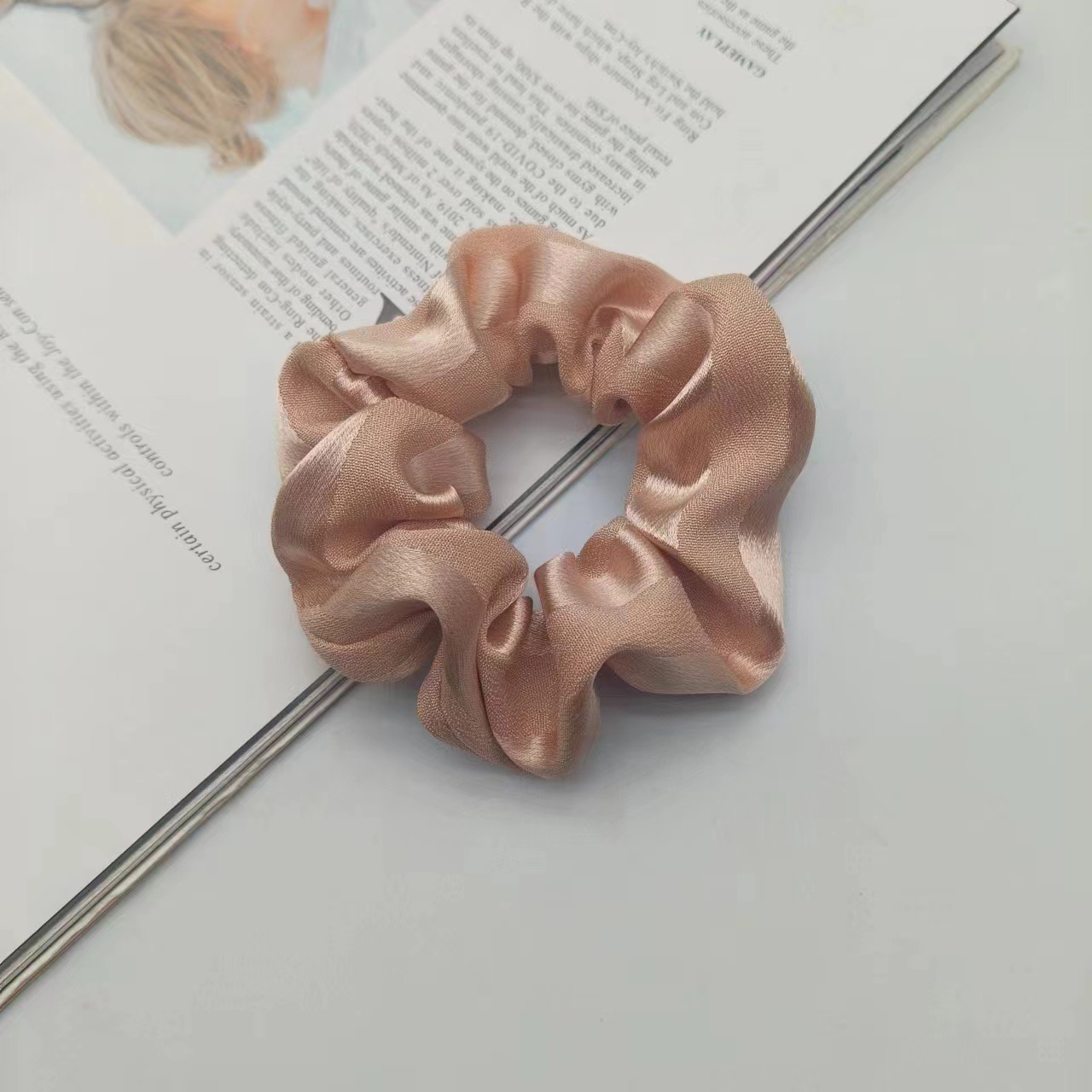 Fascia per capelli in tessuto di salsiccia grassa retrò francese, in tinta unita, con doppi noodles di cristallo, transfrontaliera europea e americana_voghion.com