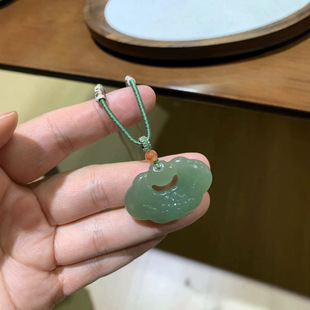 Jin Yutang Xinjiang Hotan Jade Lake Water Green Carved Xiangyun Lock Ice Water-permeable, Clean, Delicate and Carved for More than Years