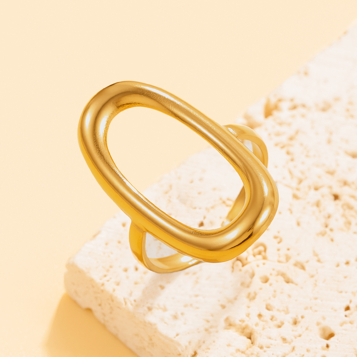Sparkling Ring For Women, Crafted With Romance.Sleek & Comfortable, Designed To Highlight Your Charm.A Subtle Yet Stunning Piece For Dates,_voghion.com