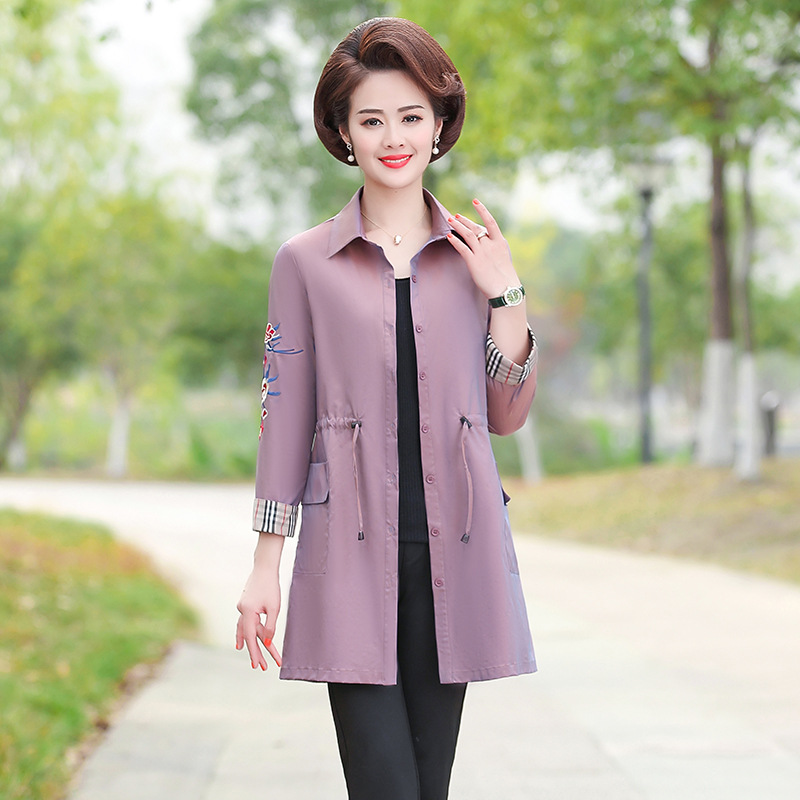 中年妈妈夏装2021新款风衣外套中长款洋气大码中老年女装春秋上衣