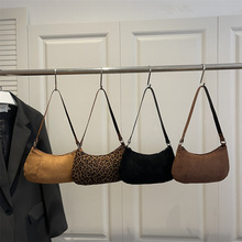 批发韩版复古手提新月包女包2025冬新款洋气轻奢单肩包通勤腋下包