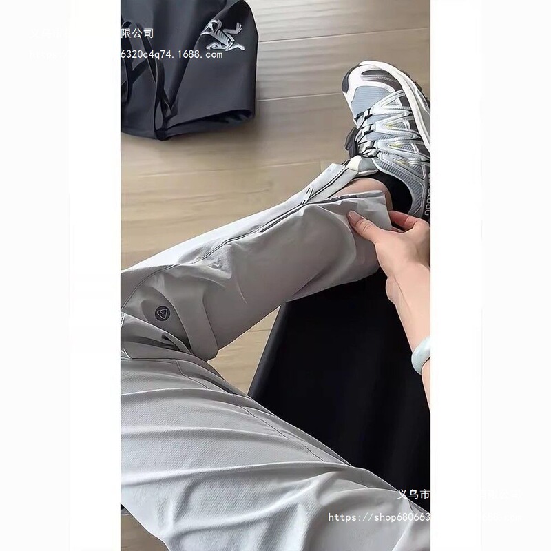 American-style functional zip-up cargo pants for men, summer thin ice silk quick-dry work pants, slim-fit straight-leg athletic casual pants American-style functional zip-up cargo pants for men, summer thin ice silk quick-dry work pants, slim-fit straight-leg athletic casual pants
