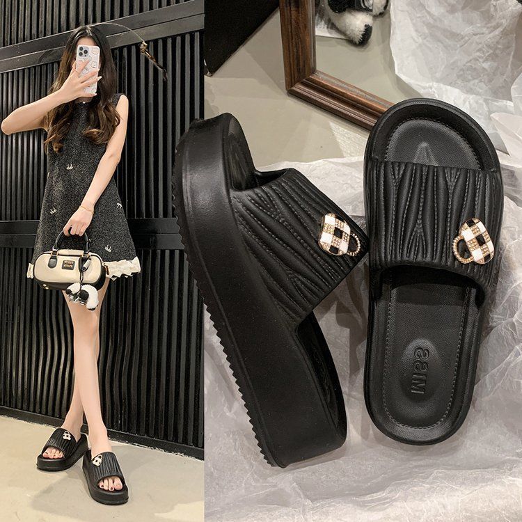 Versátil dama zapatillas frías antideslizantes con zapatillas de falda 2025 verano y otoño nuevas zapatillas de fondo suave antiodor