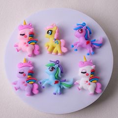 漫画PVCかわいいユニコーンのキーホルダー虹のポニーの人形の洗練されたキーホルダー卸売りユニコーン