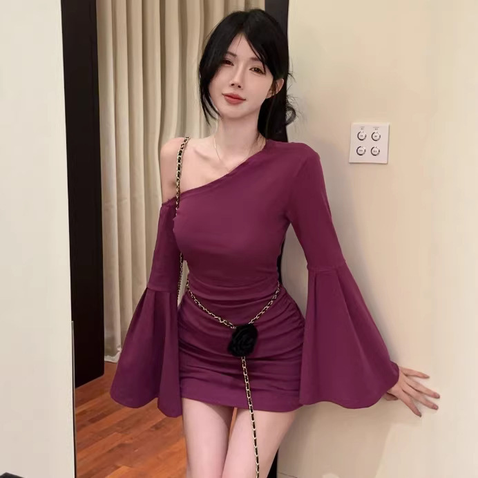 Hot Girl Sexy Ins Style Flared Long-Sleeve One-Shoulder Bodycon Dress for Women, Spring and Autumn, Pure Desire Temperament, Slim Fit Bodycon Short Dress Hot Girl Sexy Ins Style Flared Long-Sleeve One-Shoulder Bodycon Dress for Women, Spring and Autumn, Pure Desire Temperament, Slim Fit Bodycon Short Dress