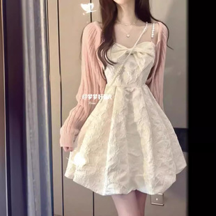 柔白黑韵 轻奢小众收腰衬衫吊带裙套装 Soft White & Black Elegant Luxe Waist-Cinched Shirt and Slip Dress Set main image 0