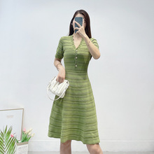S家新款镂空高端绿色裙V领针织连衣裙法式夏季女装设计感小众轻奢