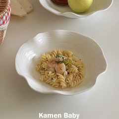 高級感insシンプルな白い陶磁器の皿家庭用新型料理皿洋食皿クリエイティブ立体花料理皿