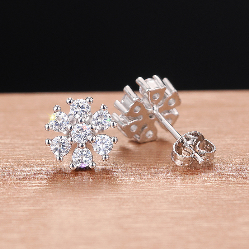 1 Pair Simple Style Flower Inlay Copper Zircon Ear Studs display picture 5