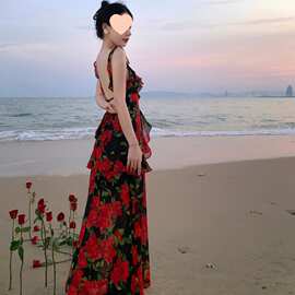 法式复古茶歇吊带及踝长裙女夏海边度假V领玫瑰露背显瘦连衣裙子