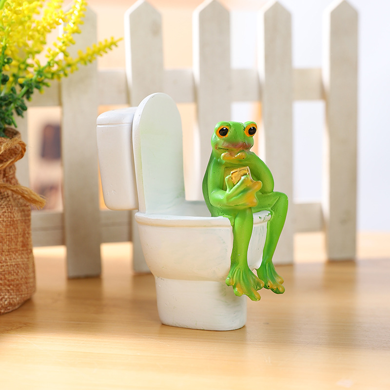  New Funny Micro-expression Frog Ornaments Home Window Resin Crafts Decoration Funny Creative Gift