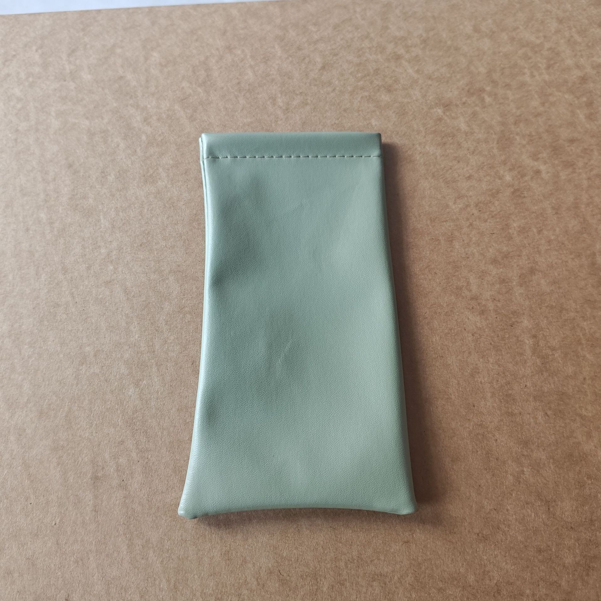 개조된 폐쇄형 철제 거울가방(녹색)