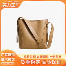 2025新款韩国纯色水桶包女大容量通勤托特单肩斜挎包批发潮水桶型