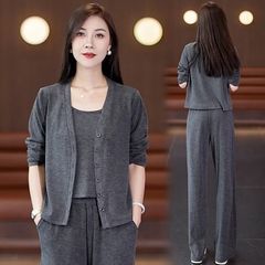 韩版休闲套装女2025春秋新款洋气减龄运动服时尚遮肉妈妈装三件套