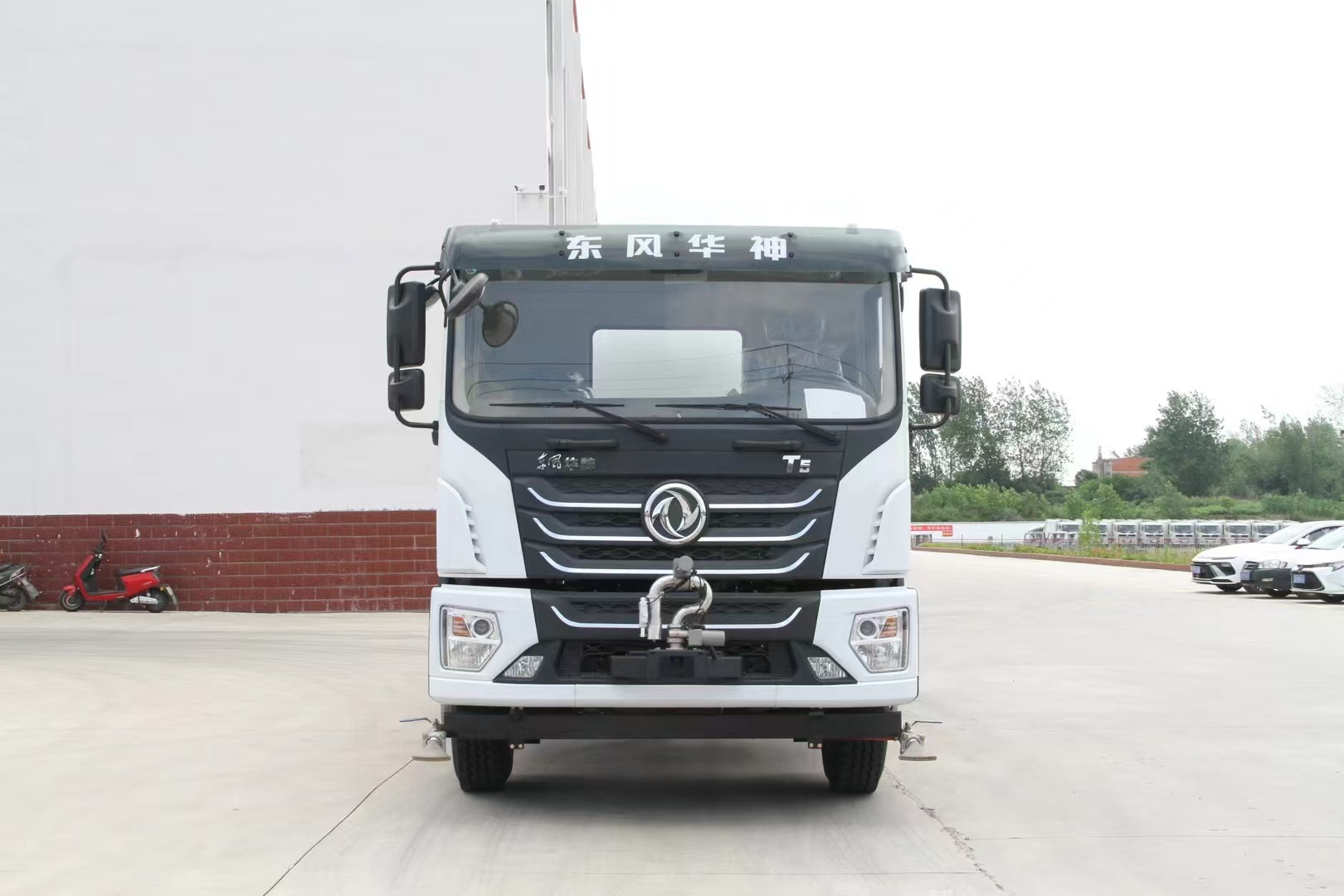 Landscaping Sprinkler Truck 5-20 Cubic Meter Sprinkler Truck Can Be Equipped with 30m Fog Cannons Multifunctional Dust Suppression Truck Manufacturer Supply
