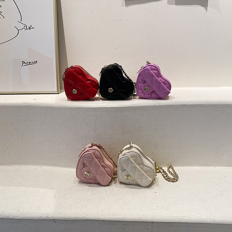 批发ins小香风女包2024网红款洋气迷你爱心形儿童女士斜挎口红包