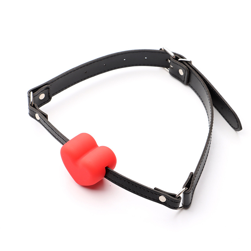 Heart-Shaped Silicone Mouth Gag, Red Adjustable Bondage Mouth Harness — detail image 14