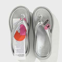 【】Korea! twatoe flip-flops for outdoor wear, summer thick-soled internet-famous thong sandals with a squishy feel