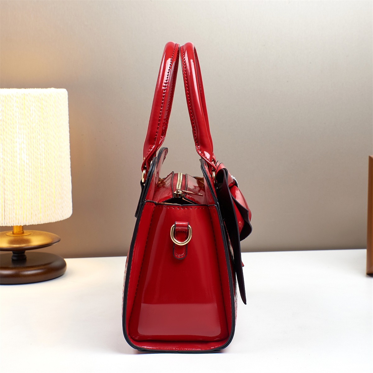 Bolsa de mano de comercio exterior transfronterizo 2025 nuevo elegante cocodrilo de gran capacidad de laca esmaltada cara brillante bolso de mochila