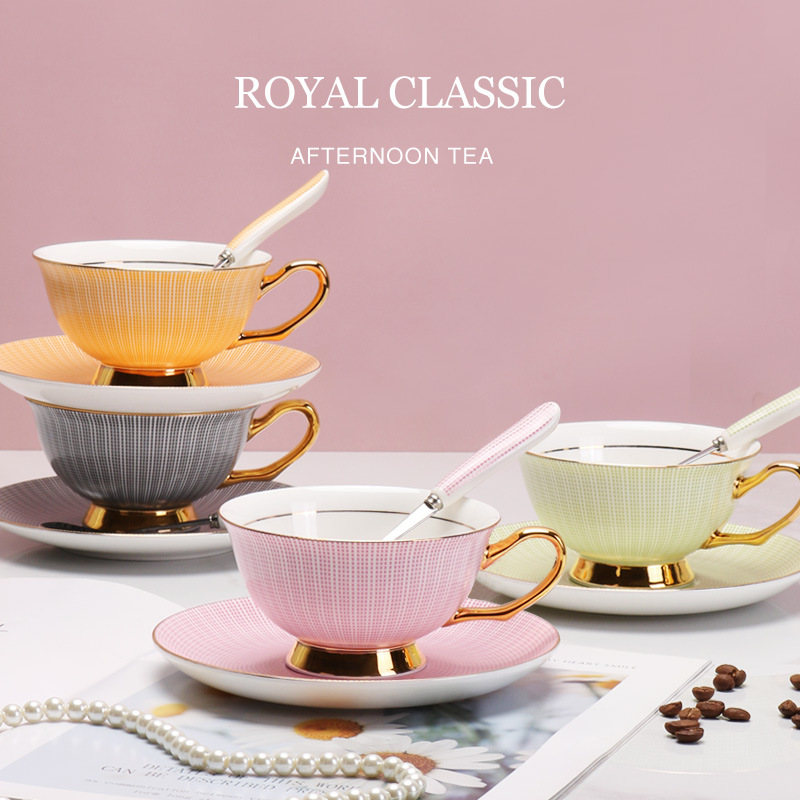 Taza de café de porcelana fresca y platillo traje americano pequeño juego de té de la tarde de lujo dopamina moda taza de té perfumada